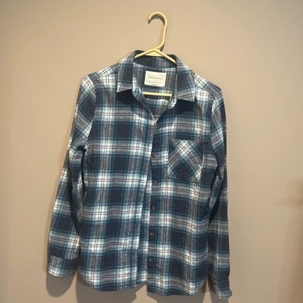 Aeropostale Navy and White Plaid Button Down Shirt